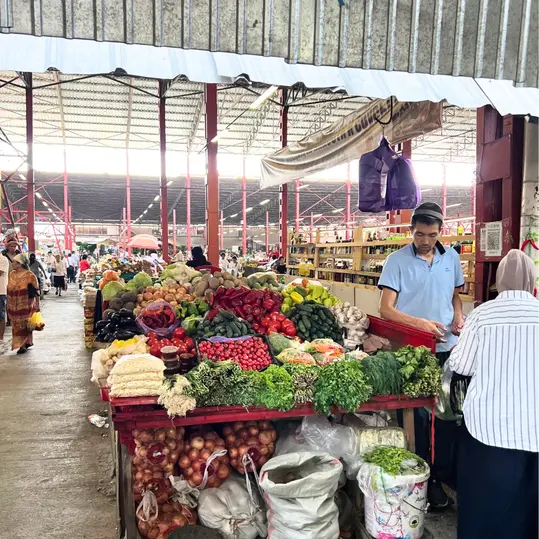 Bishkek: Osh Bazaar & Local Life Walking Tour