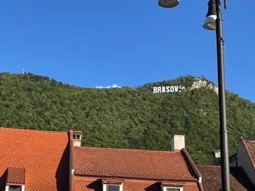Free Tour in French - Discover Brașov with a local guide and artist.