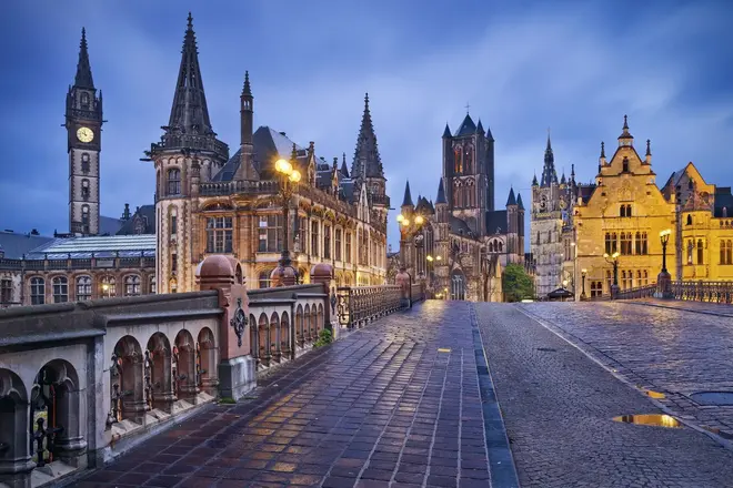 Discover the historic and vibrant Ghent on a 2-hour tour.