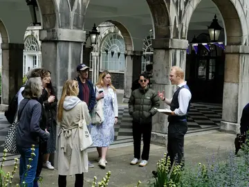 The Bookish History Tour of Southwark: Shakespeare, Dickens, Keats and more (free tour)