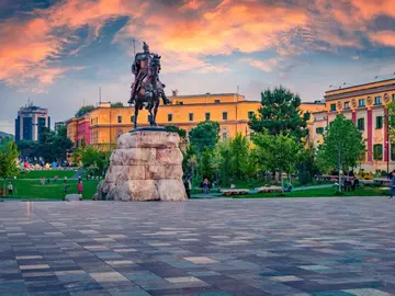 Descubra Tirana: De la historia a las joyas ocultas