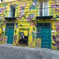 Passeggiata tra il cibo di strada di Napoli e le storie di Street Art