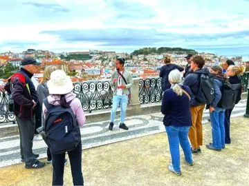 Secret Walking Tour of Lisbon with Free Tastings 