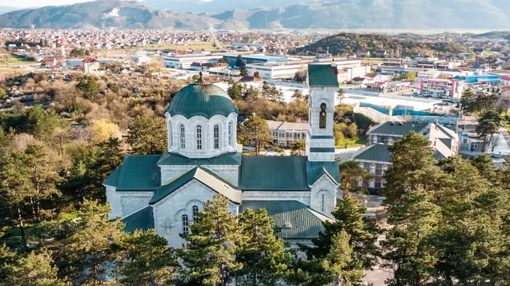 Historias de Niksic: Descubre la Ciudad a Pie