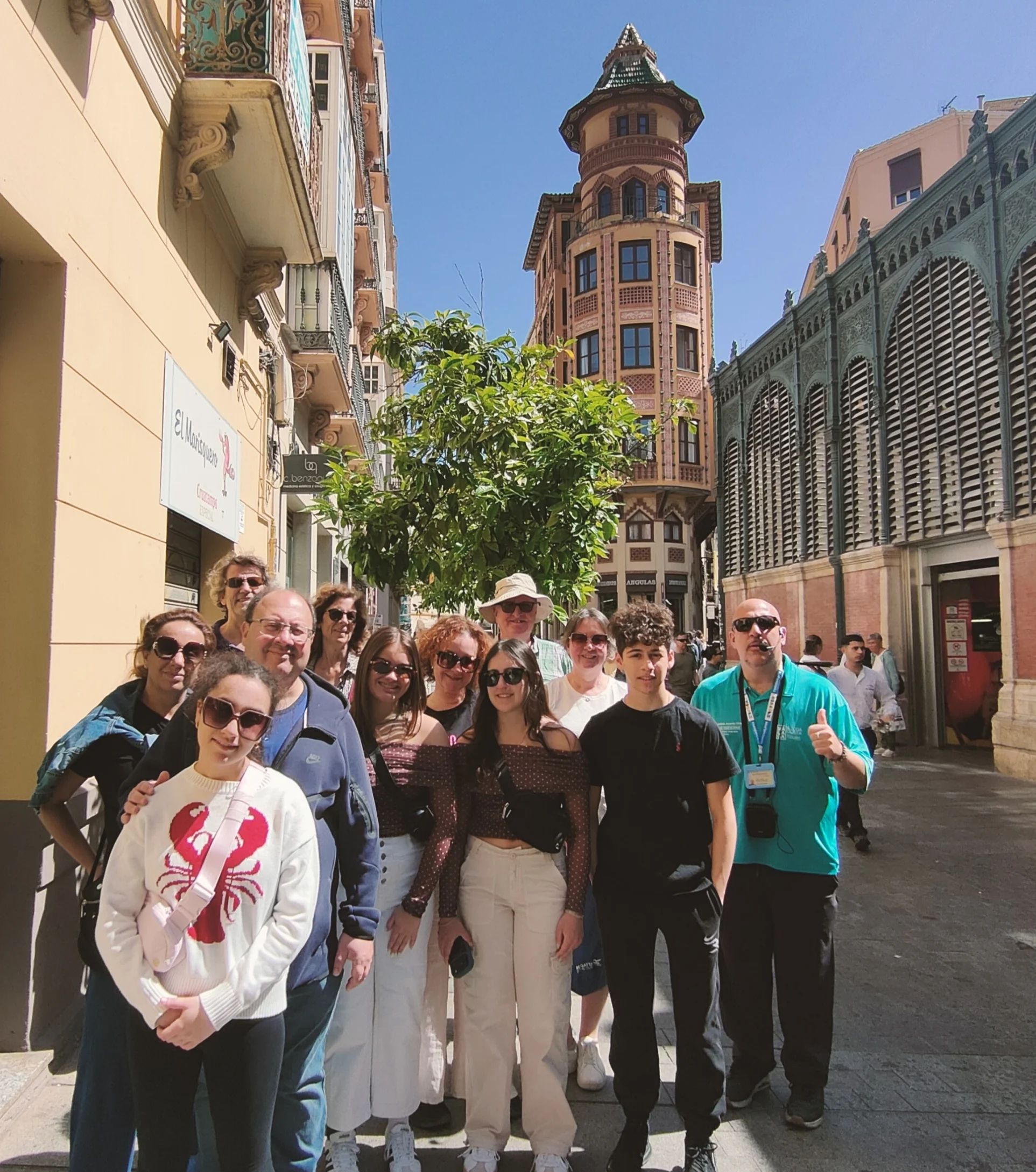 Tour Galardonado: Historias Internas y Leyendas Locales