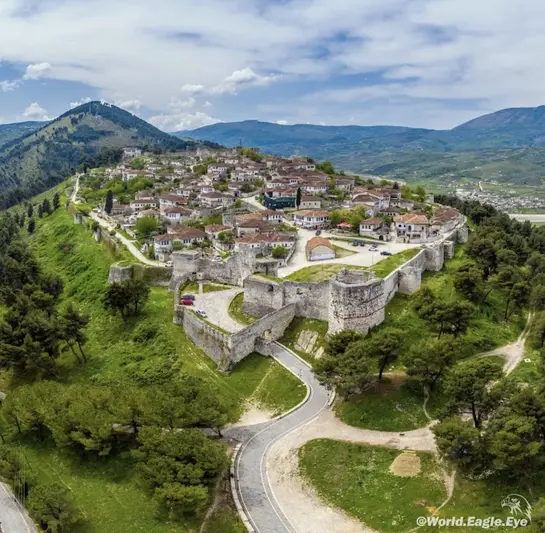 Die lebendige Geschichte von Berat: eine kostenlose geführte Zeitreise
