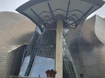 BILBAO's Modern Architecture/The GUGGENHEIM EFFECT Limited group morning tour 