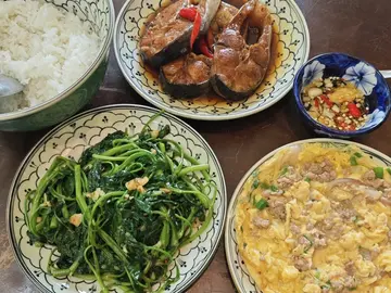 Chengdu evening food tour with locals