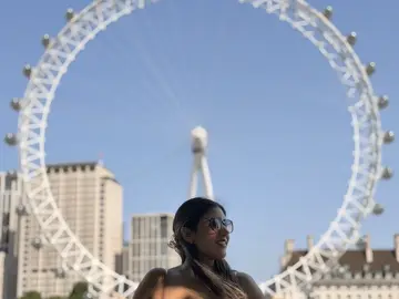 Essential London Photo Tour 🇬🇧💂‍♀️ + Free Polaroid 📸