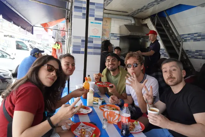 🥇¡Más que tacos! ¡Auténtica comida callejera y tour por el mercado + degustación de mezcal!