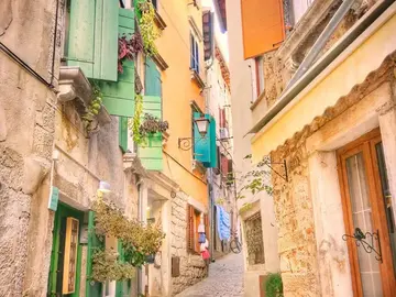 Explore Ancient & Modern  Rovinj with Augustus Walks