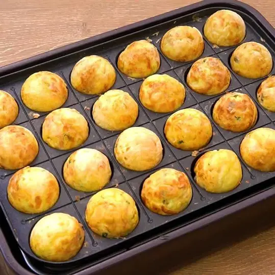 Let's make takoyaki with Osaka people