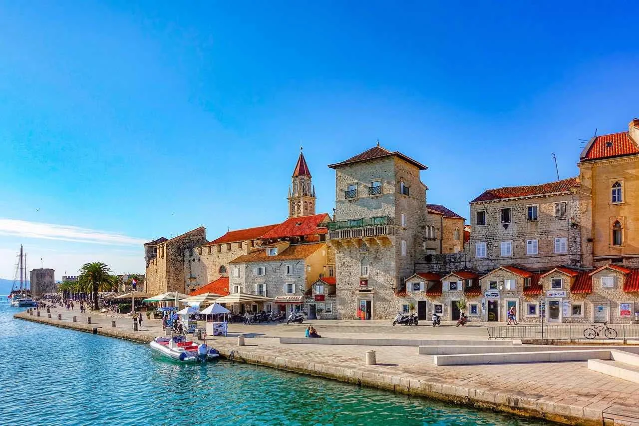 Trogir a través de los ojos locales: visita guiada a pie gratuita.